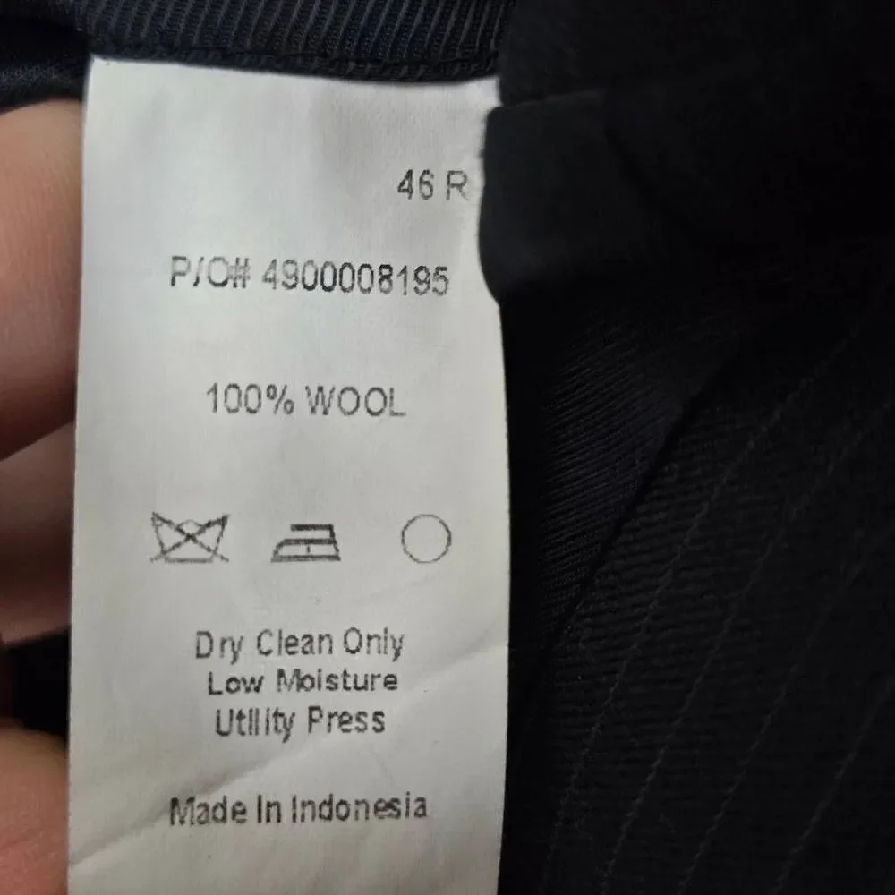 Calvin Klein Sport Coat Blazer Pinstripe Black 100% Wool 3 button Flap Pocket Me